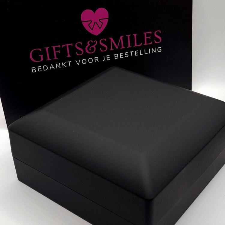 Luxe Cadeaubox met Led-licht | Zwangerschap Ketting met Babyvoetjes👣